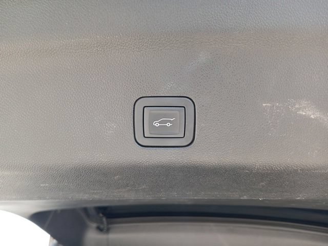 Used 2025 GMC Yukon AT4 w/ AT4 Premium Package AWD/4WD image 10
