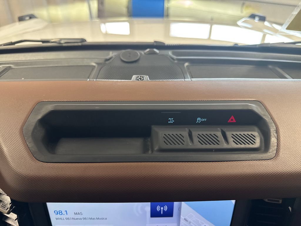 Used 2024 Ford Bronco Outer Banks AWD/4WD image 18