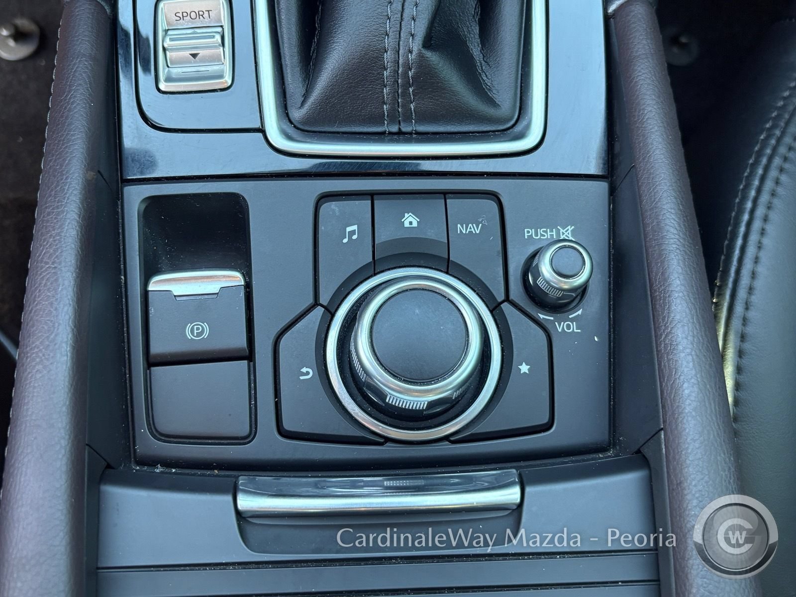 Used 2018 MAZDA MAZDA3 Touring FWD image 33