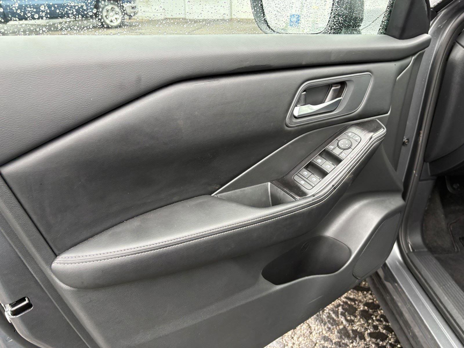 Used 2026 Nissan Rogue SV AWD/4WD image 13