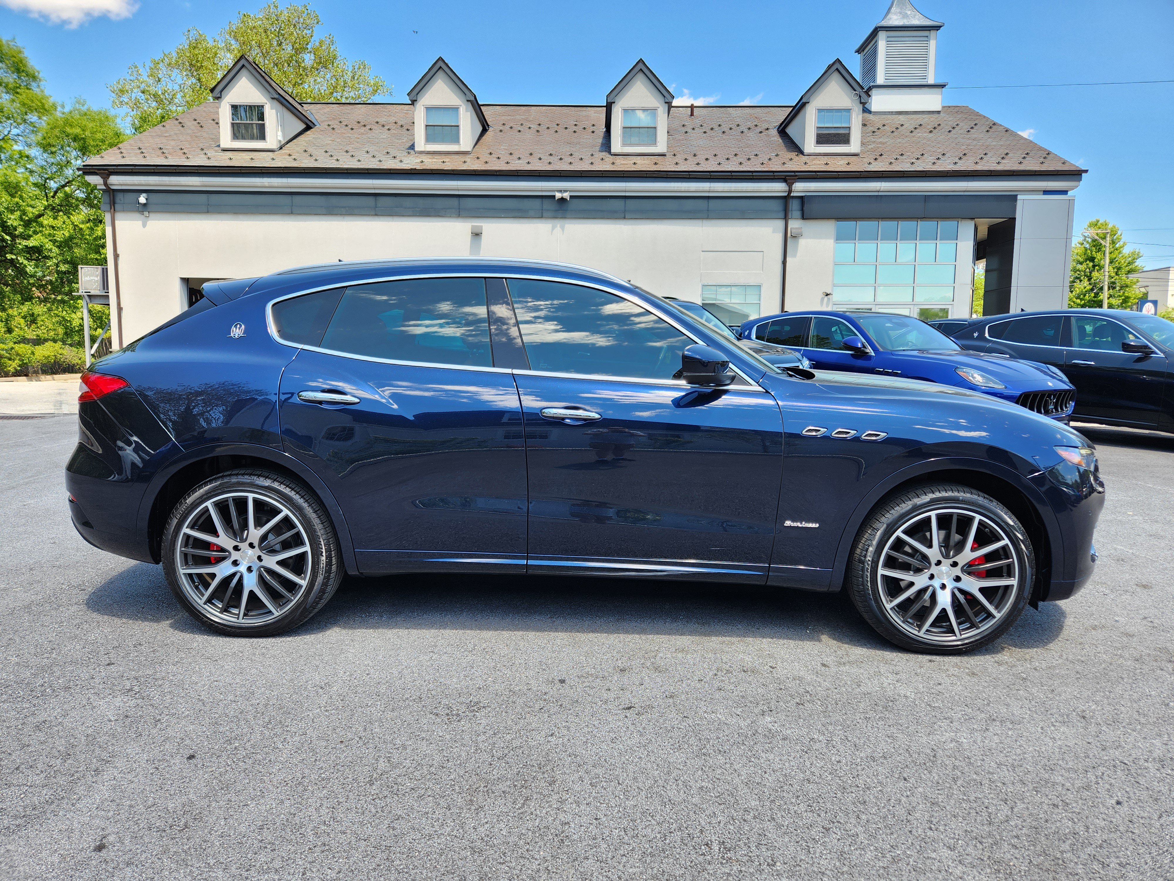 Used 2019 Maserati Levante GranLusso AWD/4WD image 6