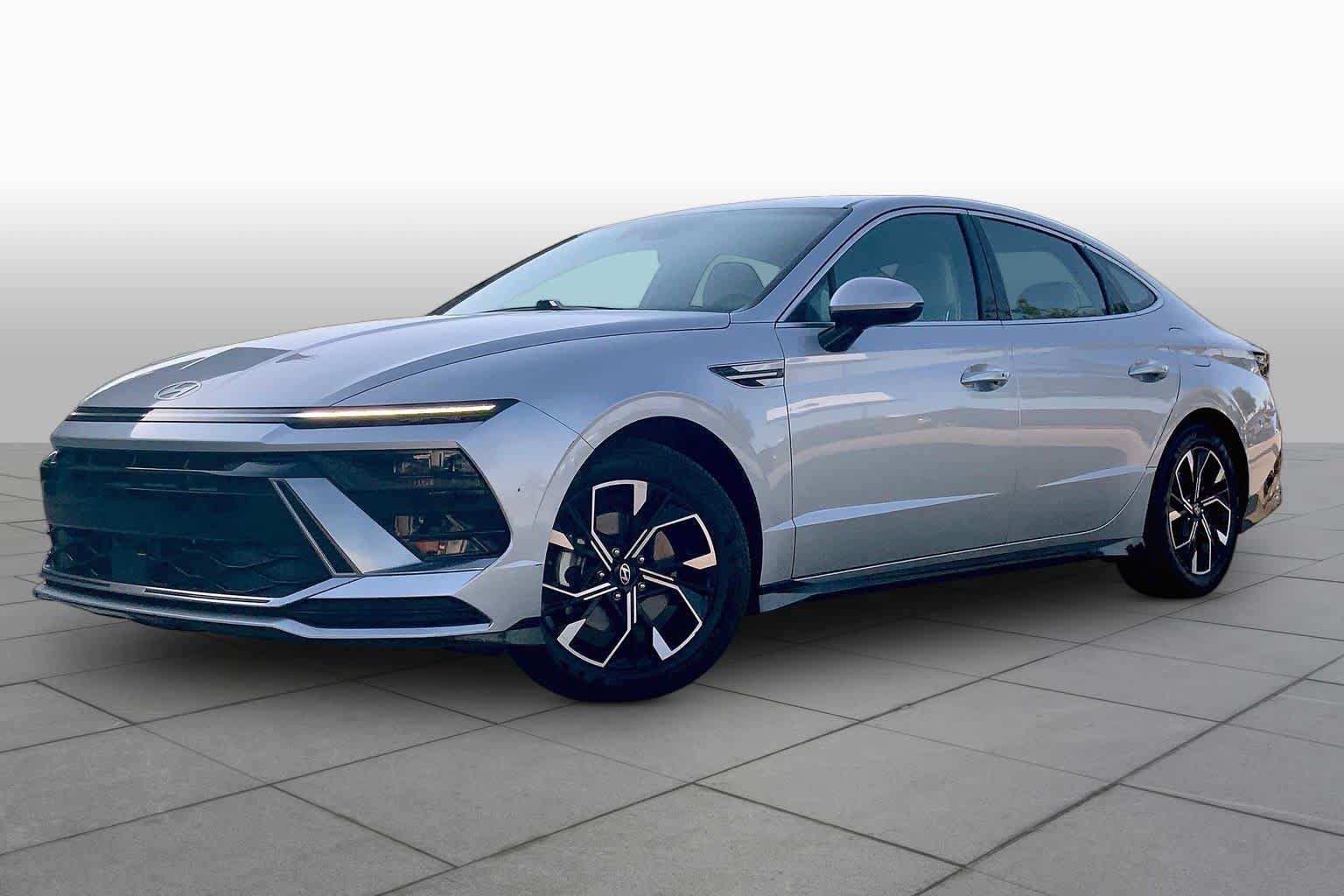 Certified 2025 Hyundai Sonata SEL FWD image 1