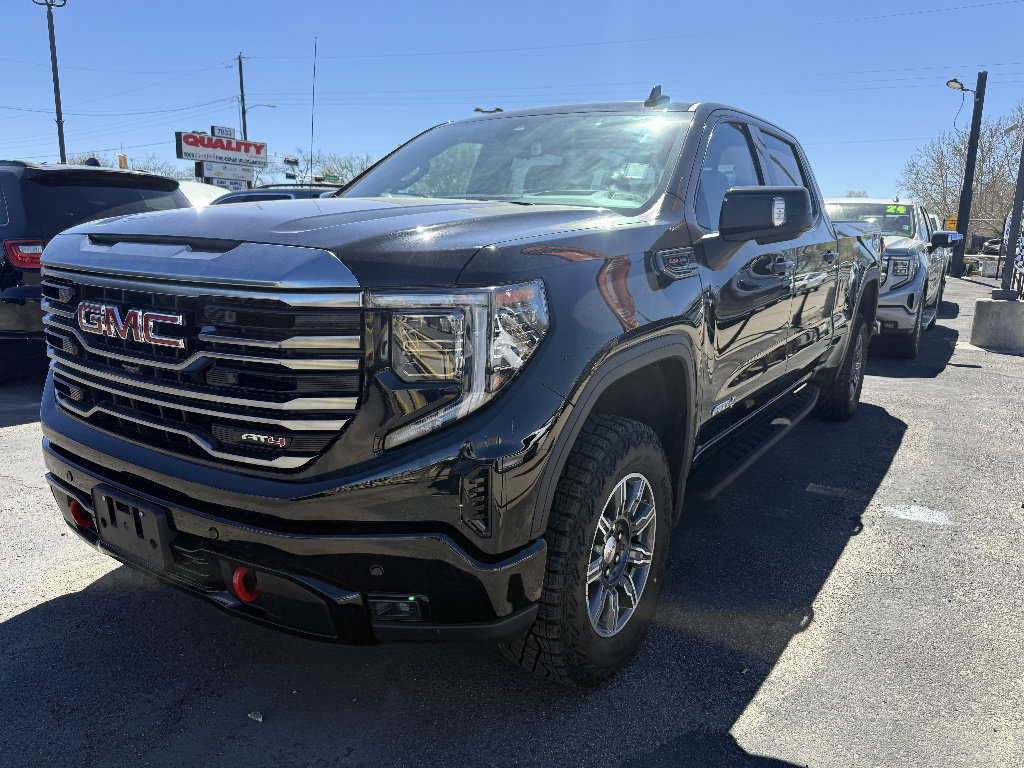 Used 2024 GMC Sierra 1500 Denali w/ Technology Package AWD/4WD image 8