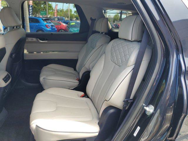 Used 2022 Hyundai Palisade Limited FWD image 17