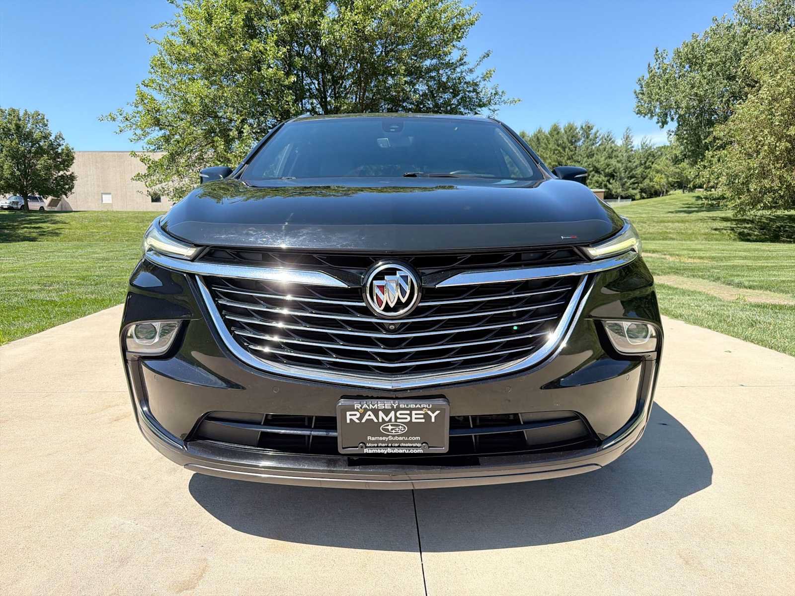 Used 2022 Buick Enclave Premium AWD/4WD image 9