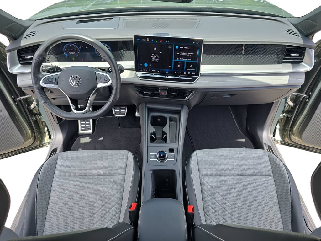 Used 2025 Volkswagen Tiguan SE R-Line AWD/4WD image 9