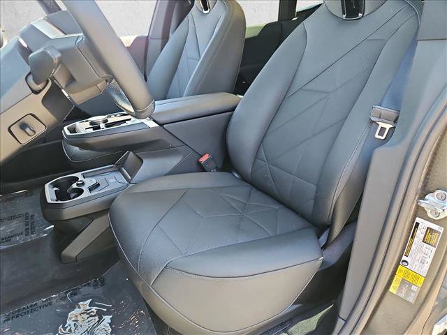 Used 2024 BMW iX xDrive50 w/ Sport Package AWD/4WD image 16