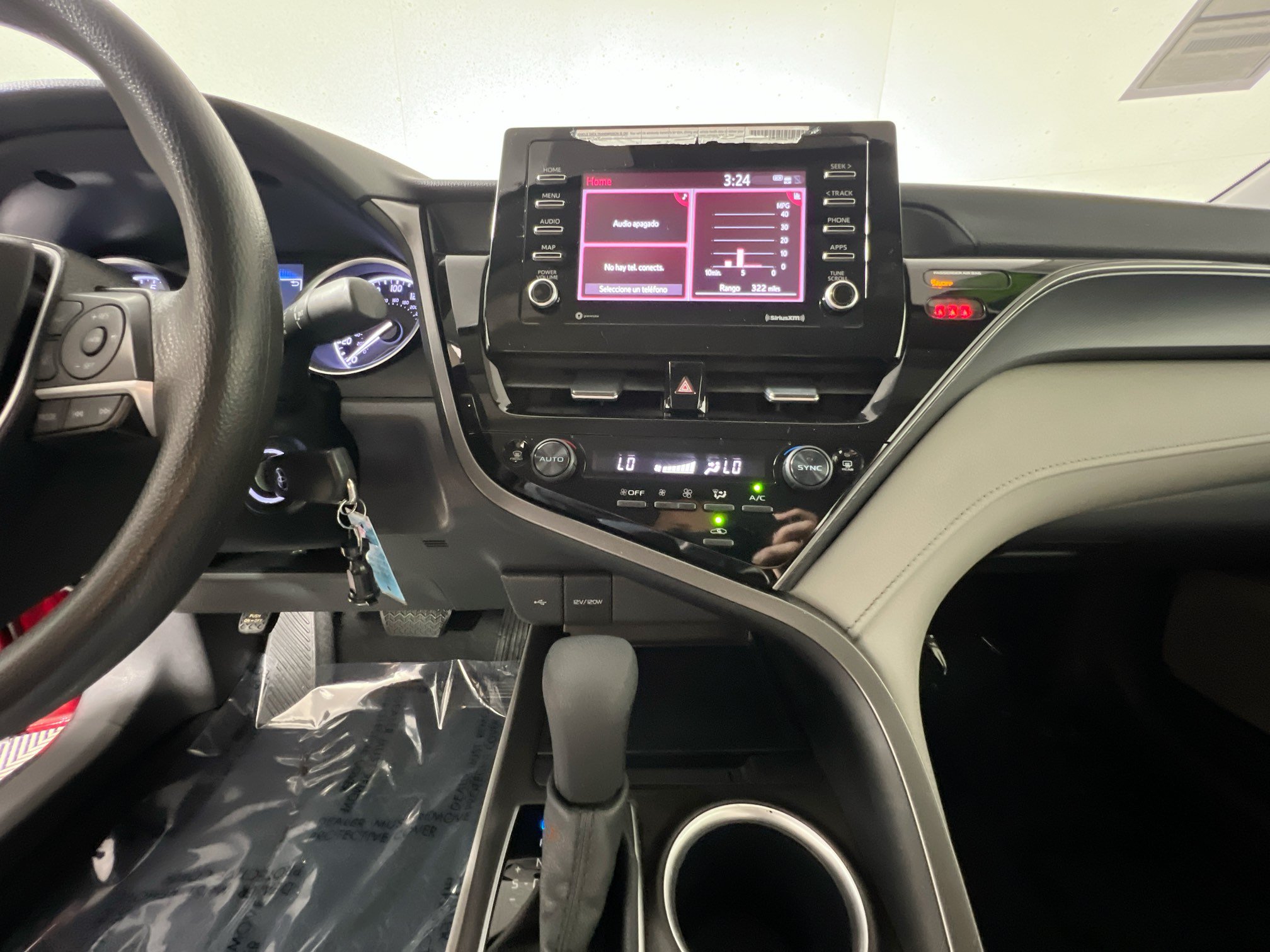 Used 2024 Toyota Camry LE FWD image 25