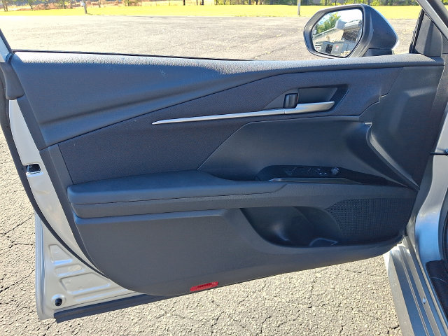 Used 2025 Toyota Camry LE FWD image 12