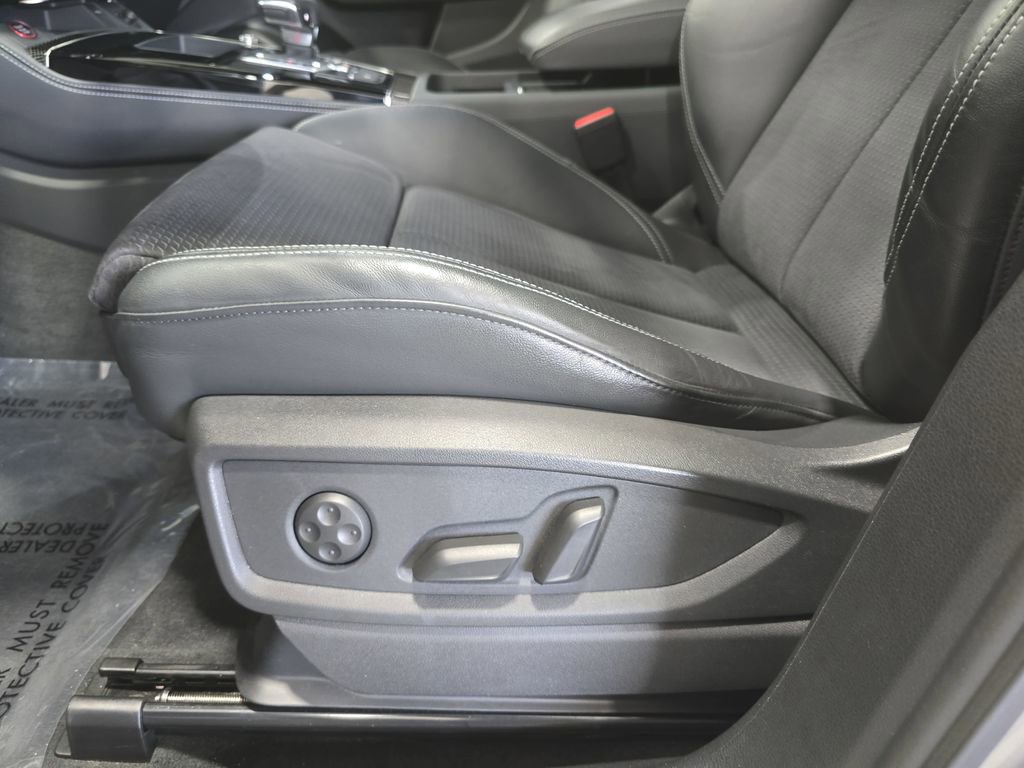 Used 2023 Audi SQ5 Prestige w/ Prestige Package image 27