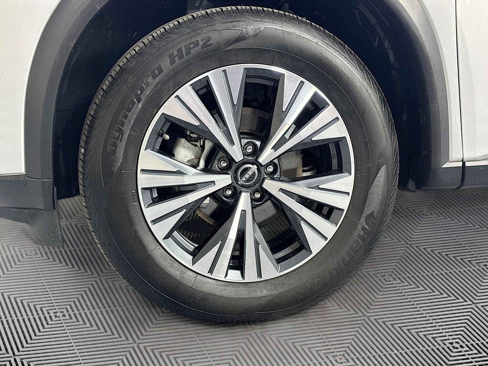 Used 2023 Nissan Rogue SV AWD/4WD image 29