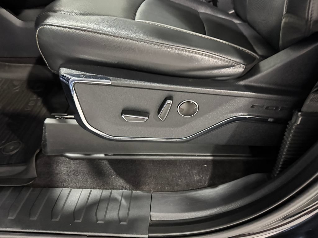 Used 2023 Ford F150 Lariat w/ Equipment Group 502A High AWD/4WD image 19