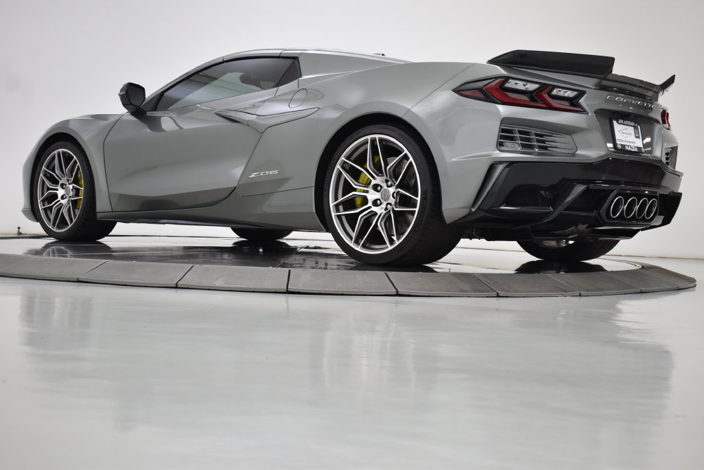 Used 2024 Chevrolet Corvette Z06 RWD image 29
