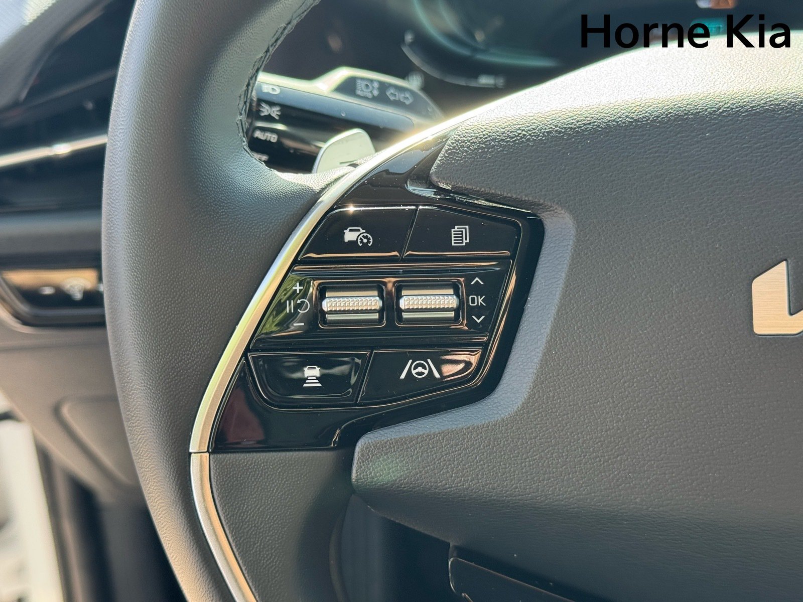 Certified 2024 Kia Niro EX FWD image 18