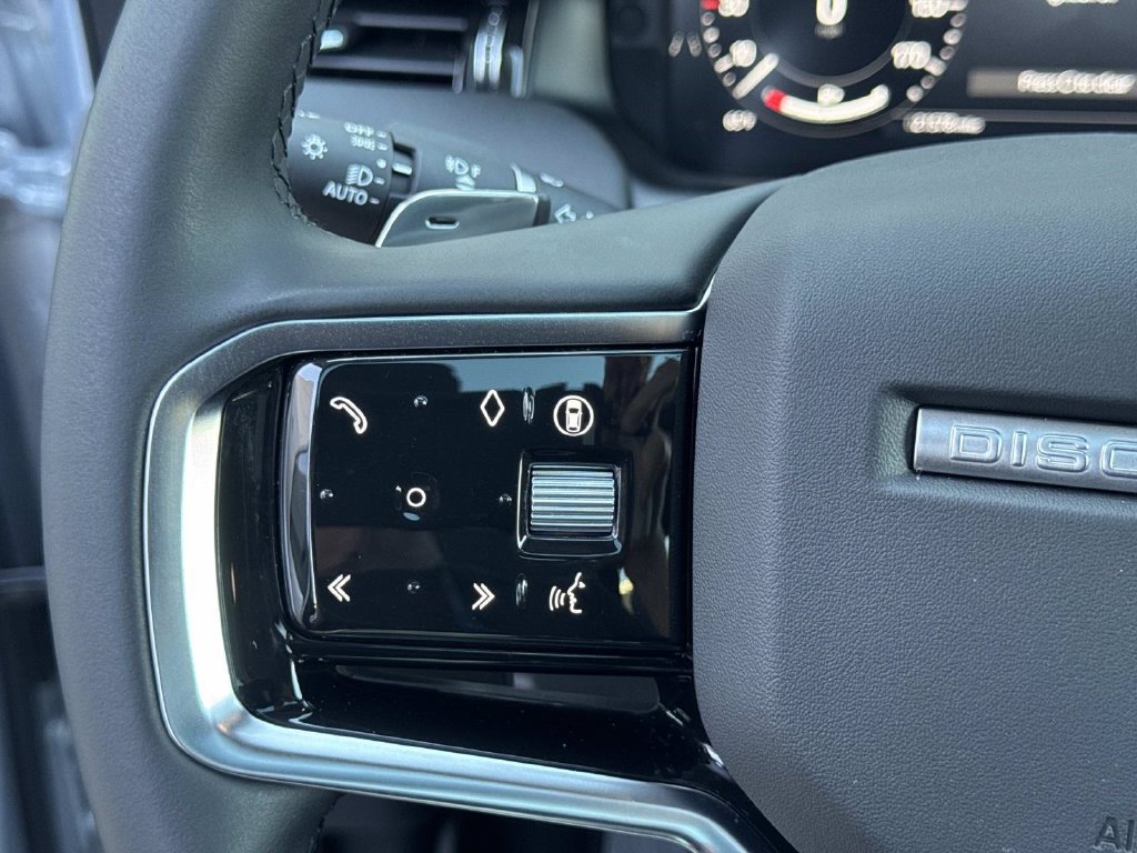 Certified 2025 Land Rover Discovery Sport S AWD/4WD image 31