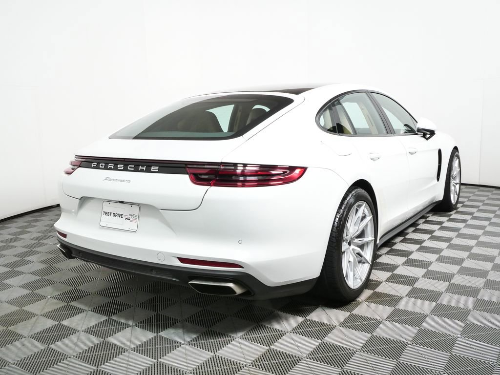 Used 2018 Porsche Panamera RWD image 36
