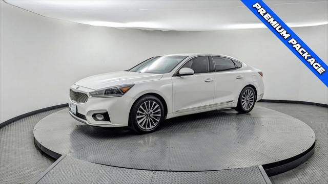 Used 2017 Kia Cadenza Premium w/ Luxury Package image 2