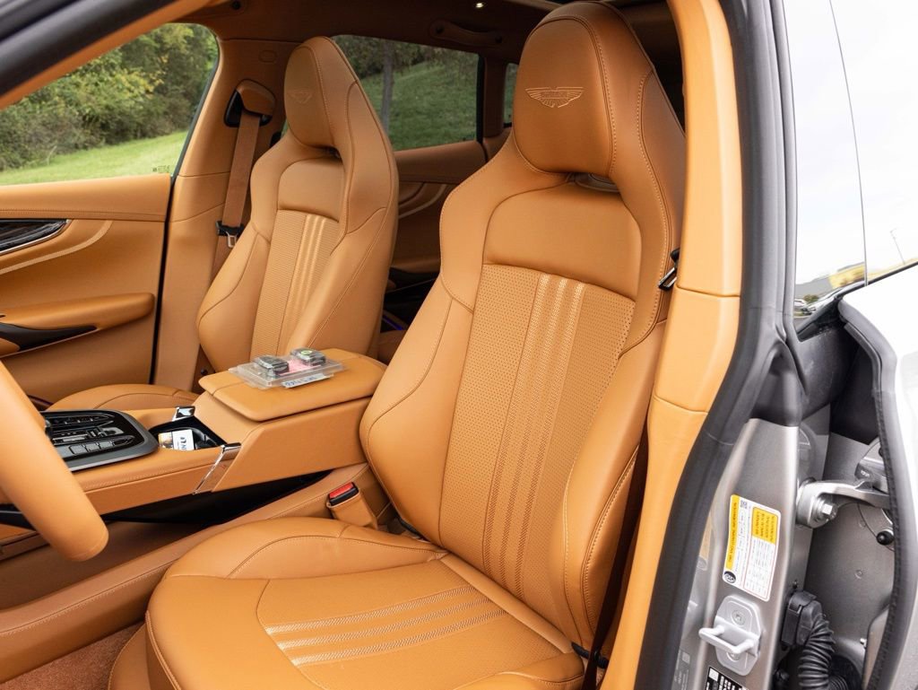 New 2026 Aston Martin DBX 707 image 3