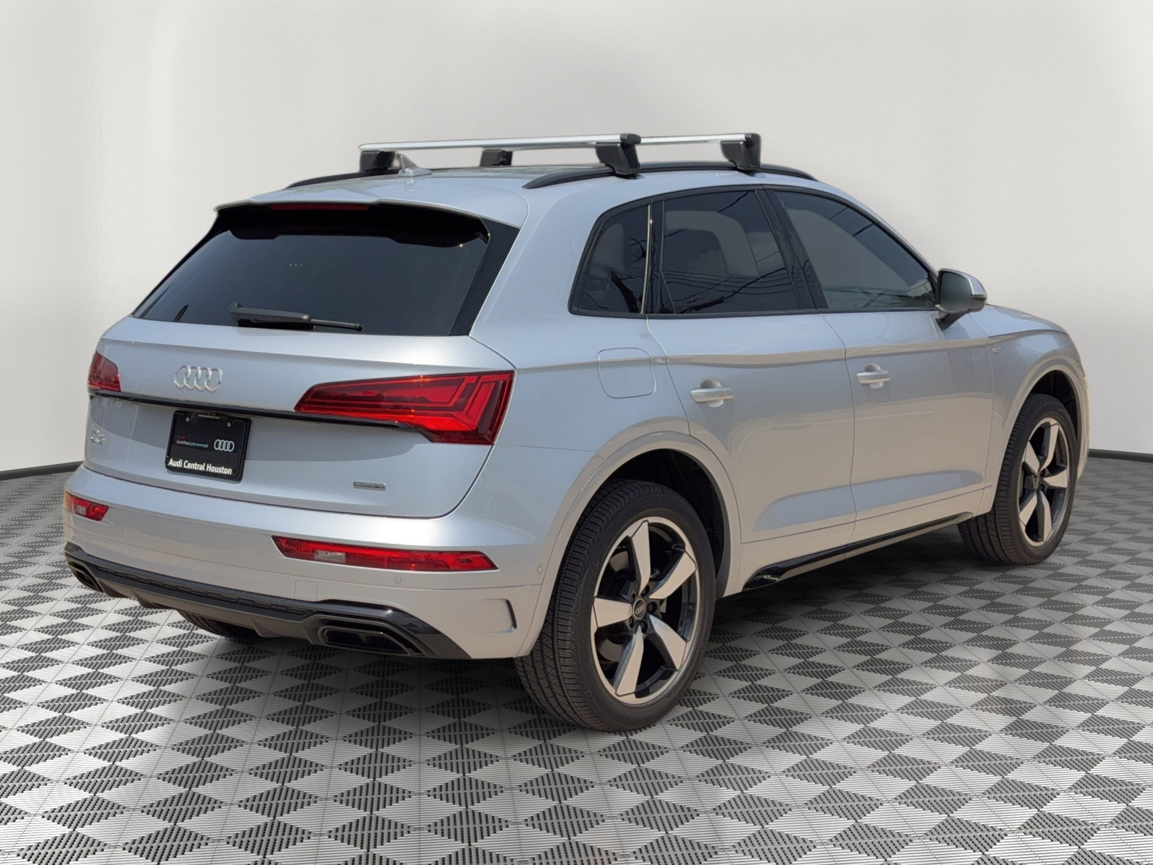 Used 2023 Audi Q5 2.0T Prestige w/ Prestige Package AWD/4WD image 9