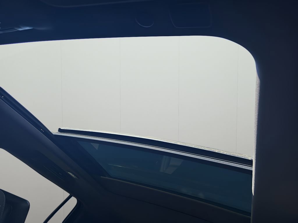 Used 2024 GMC Yukon SLT image 32