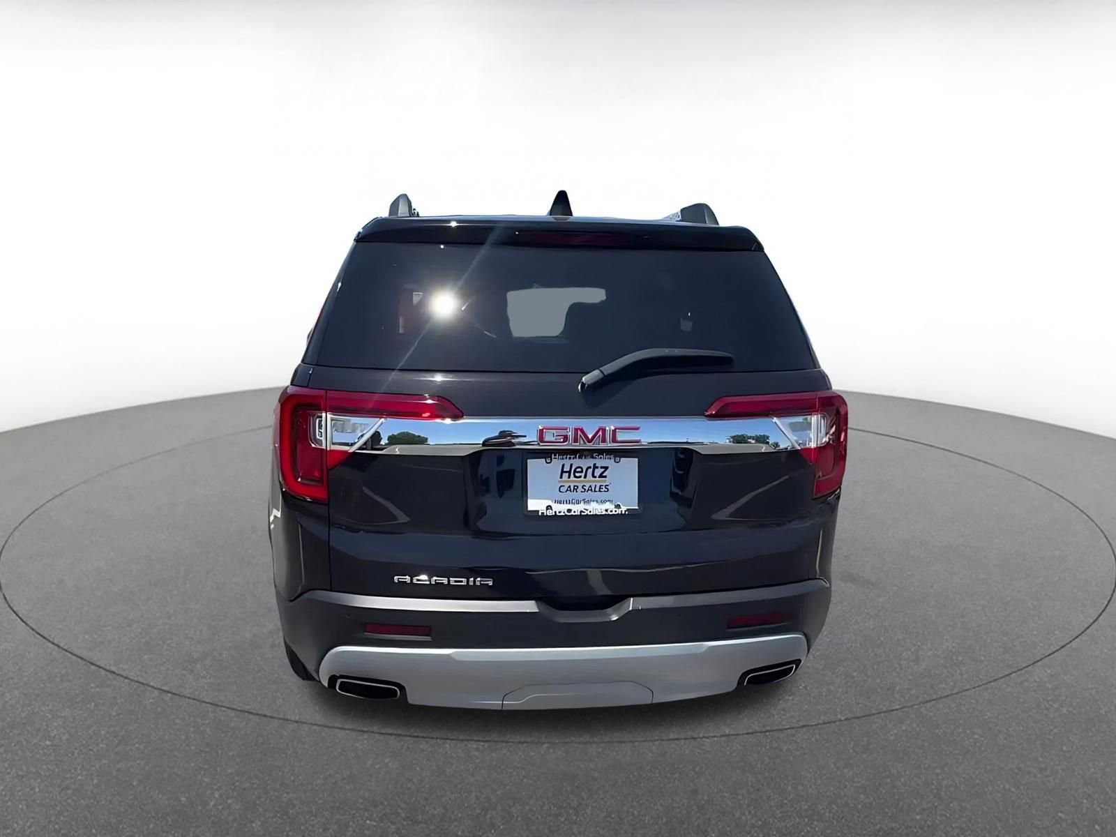 Used 2023 GMC Acadia SLT FWD image 12