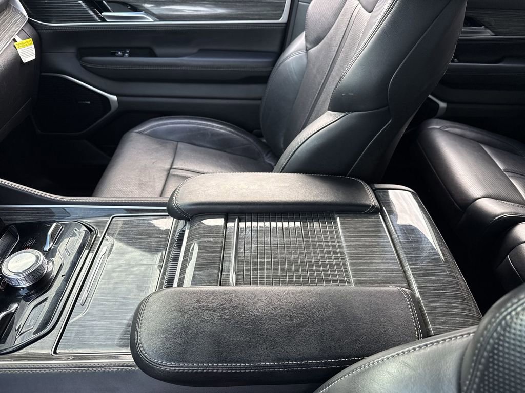 Used 2022 Jeep Wagoneer Series III image 17