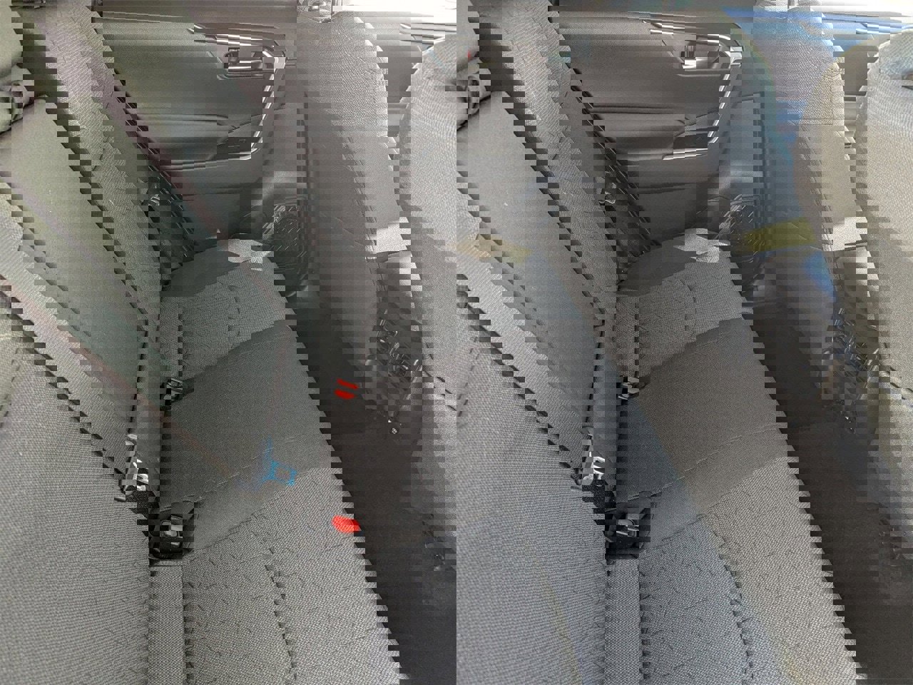 Used 2021 Toyota RAV4 XLE image 11