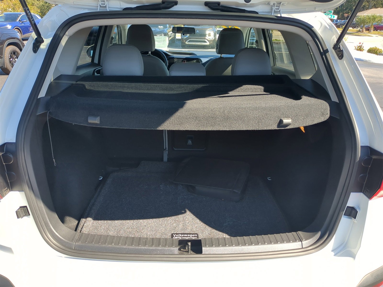 Used 2022 Volkswagen Taos SE image 10