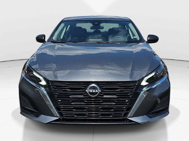 Used 2024 Nissan Altima 2.5 SV FWD image 10
