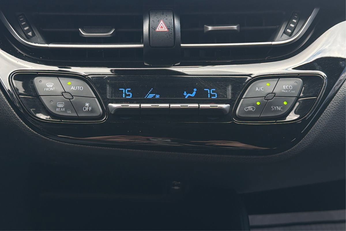 Used 2018 Toyota C-HR XLE image 28