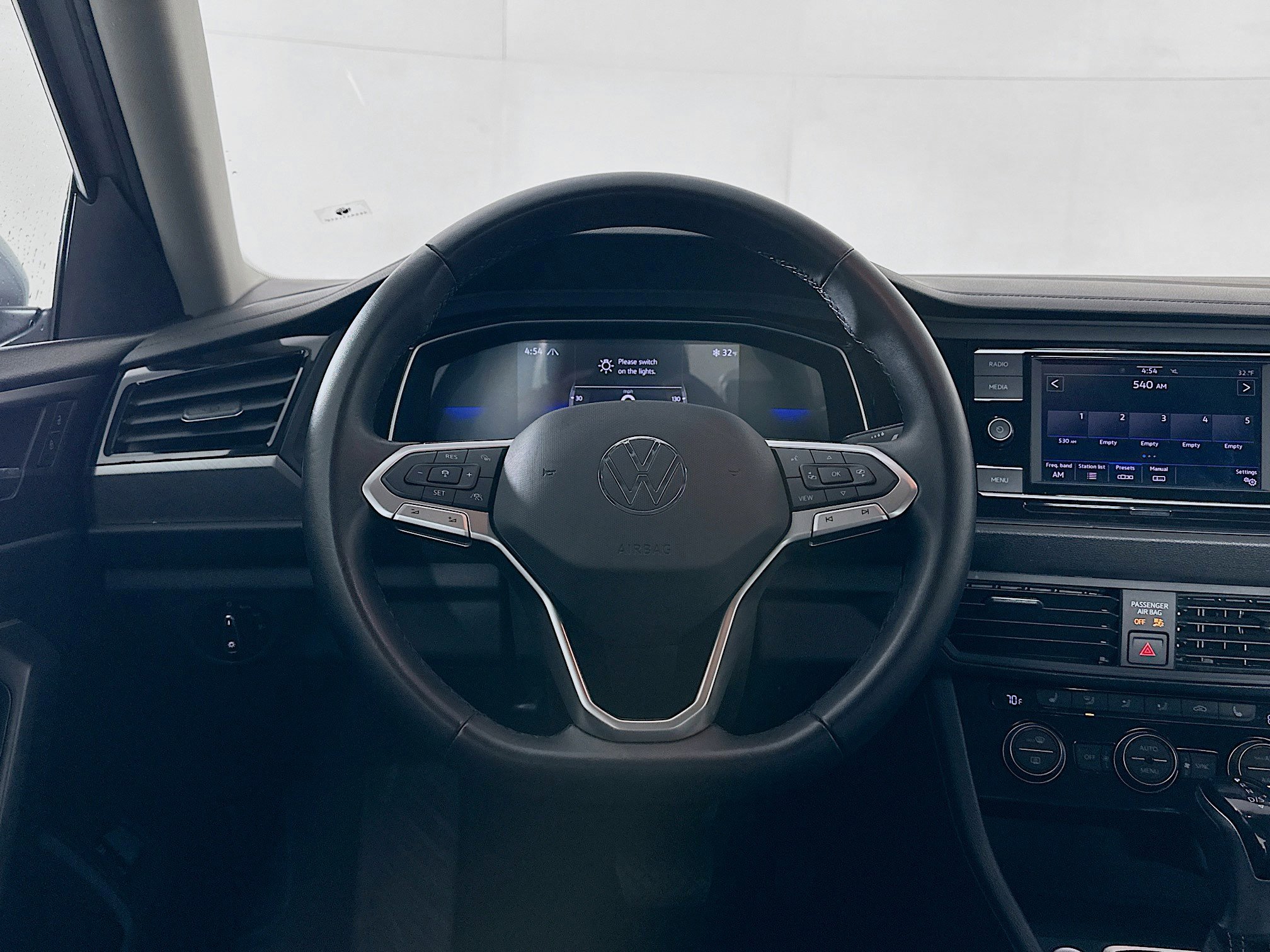 Used 2024 Volkswagen Jetta SE image 18