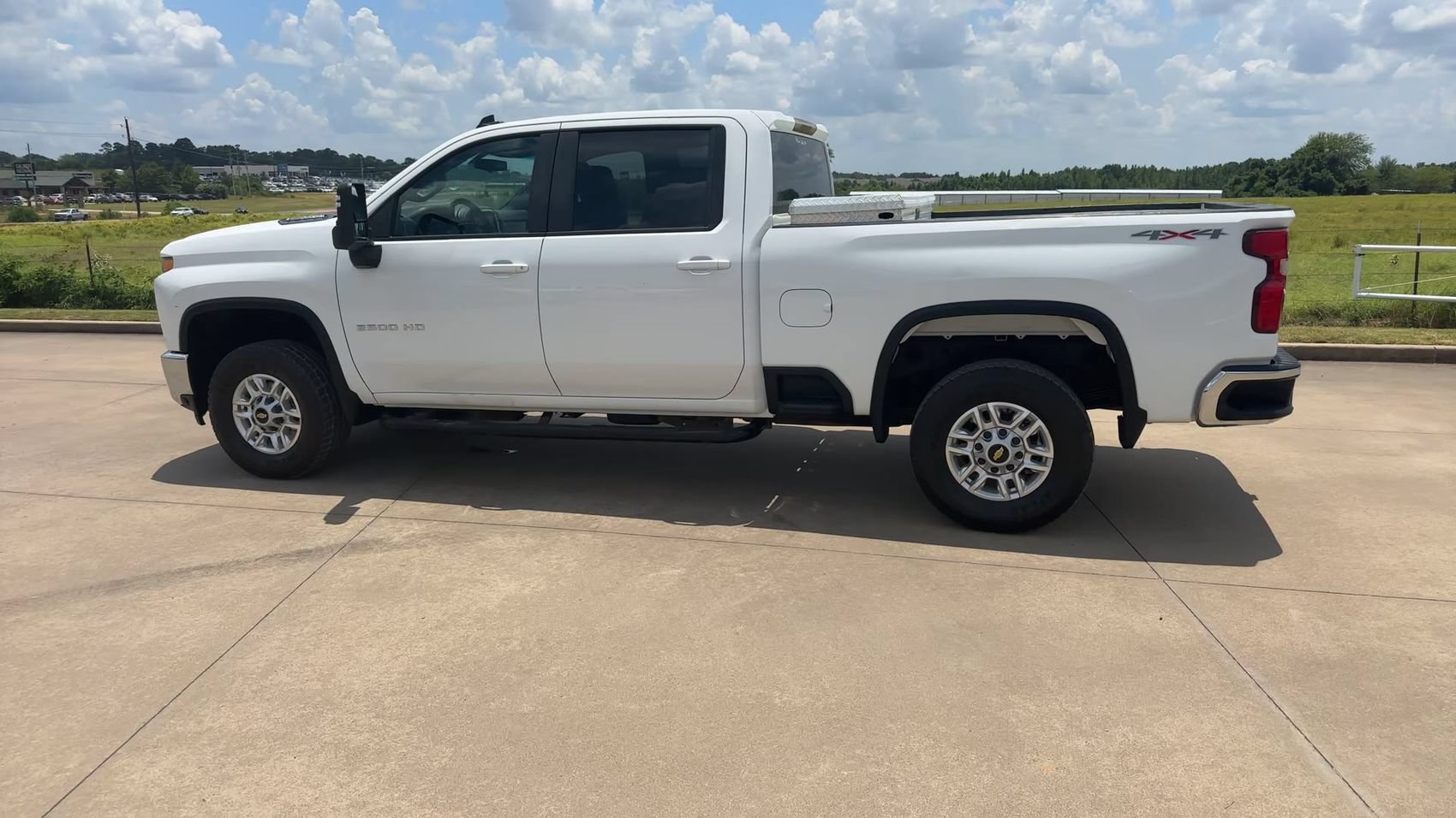 Used 2021 Chevrolet Silverado 2500 LT AWD/4WD image 6