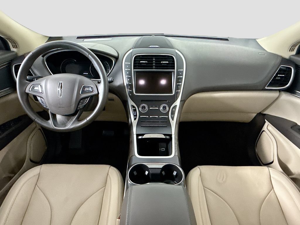 Used 2017 Lincoln MKX Reserve w/ Driver Assistance Package FWD image 13