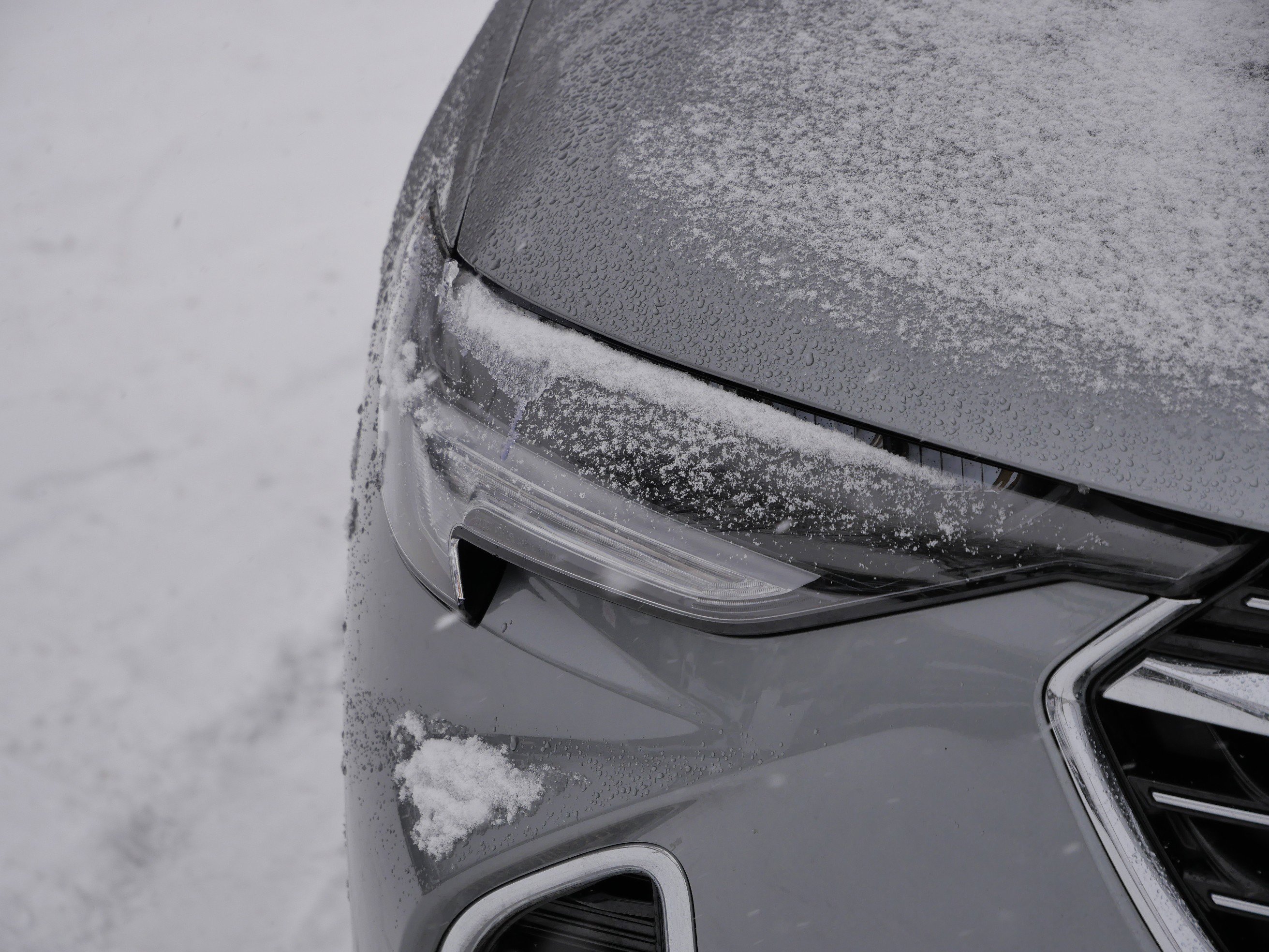 Used 2023 Buick Envision Essence image 3