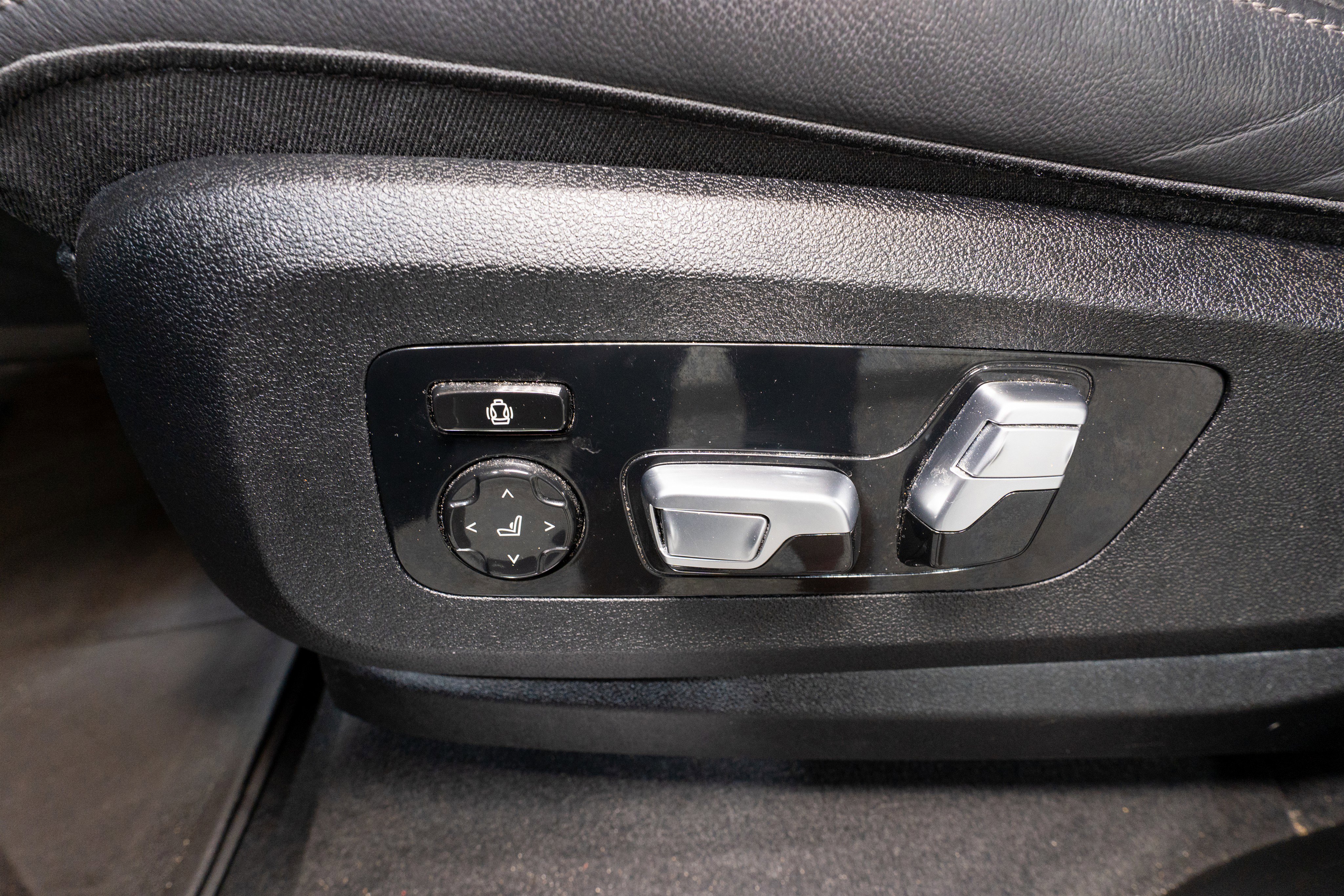 Used 2022 BMW X7 xDrive40i w/ Premium Package image 17