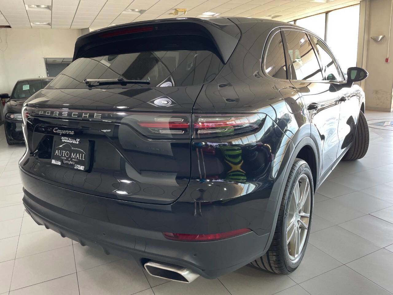 Used 2019 Porsche Cayenne image 9