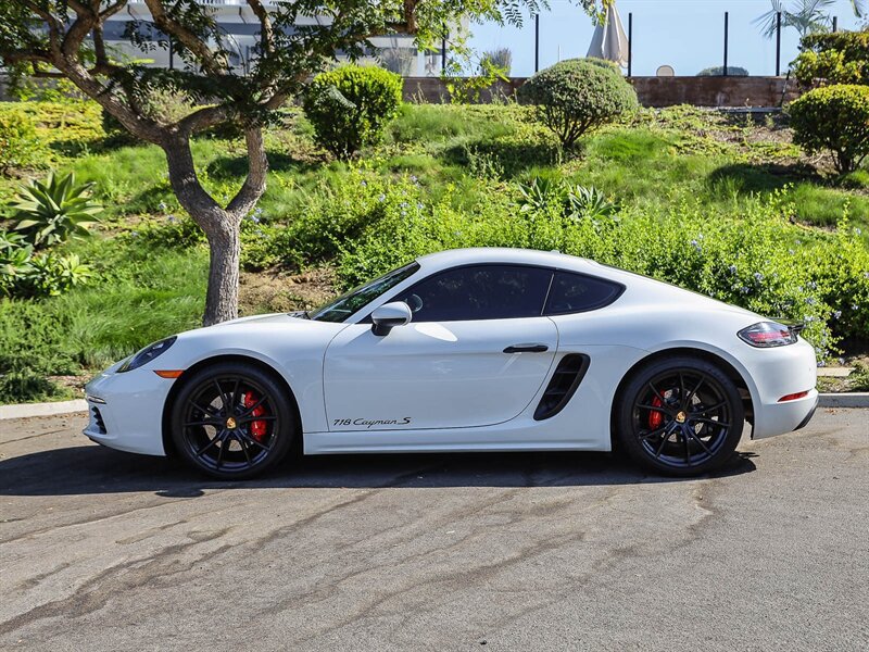 Used 2018 Porsche 718 Cayman S RWD image 2