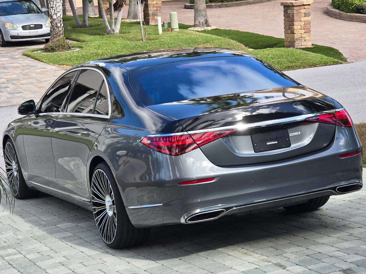 Used 2022 Mercedes-Benz S 580 4MATIC Sedan w/ Rear Seat Package image 37