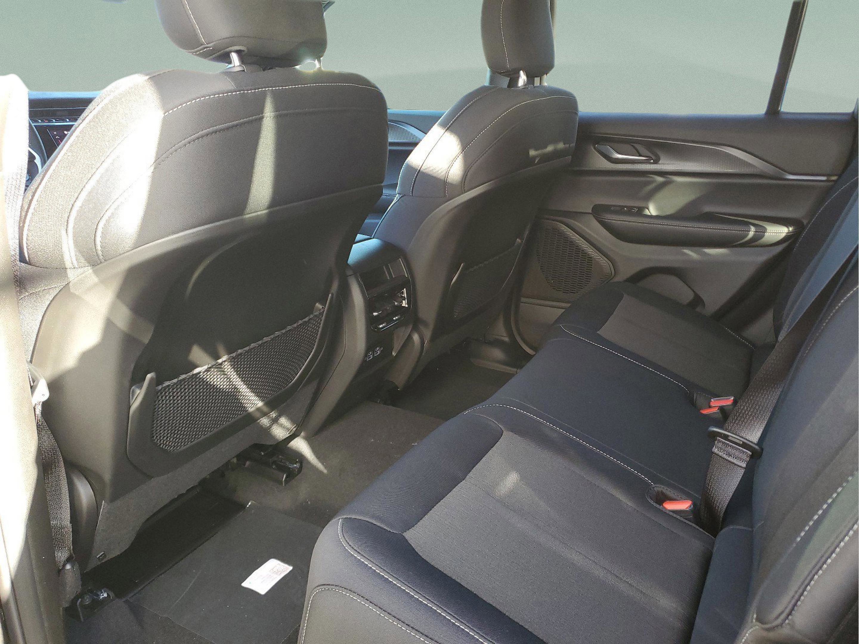 New 2025 Jeep Grand Cherokee Laredo X image 9