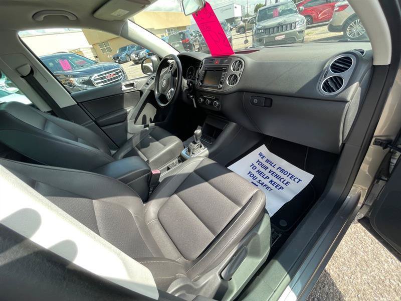Used 2011 Volkswagen Tiguan S FWD image 18