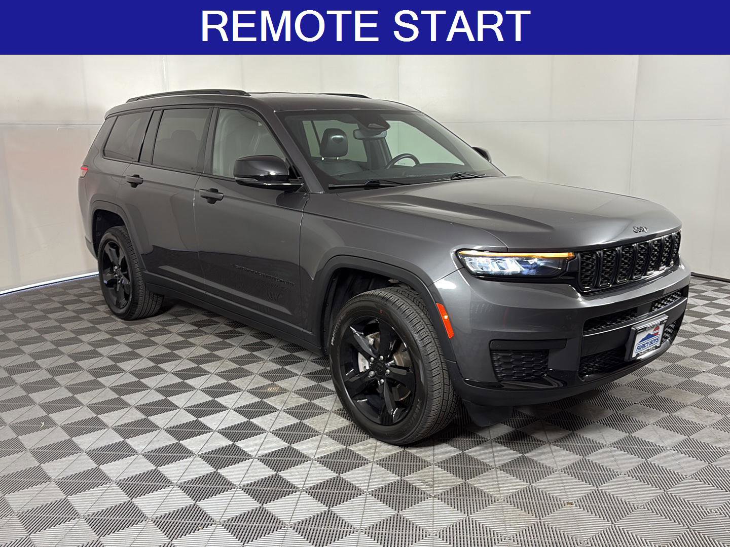 Used 2022 Jeep Grand Cherokee L Laredo image 2