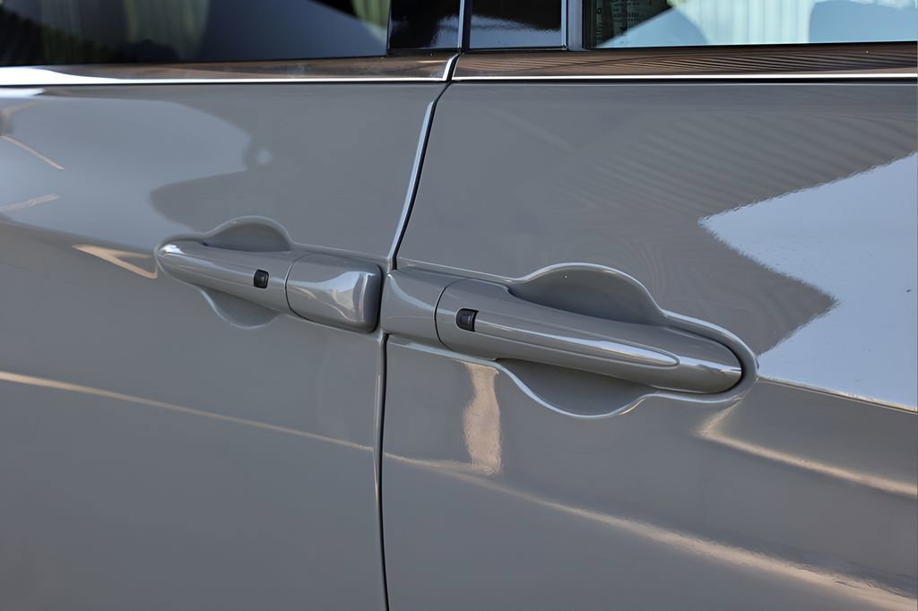 Used 2025 Chrysler Pacifica Select image 13