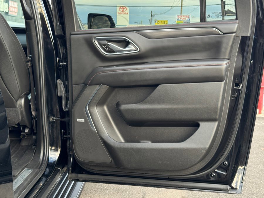 Used 2021 Chevrolet Suburban RST w/ Luxury Package image 39