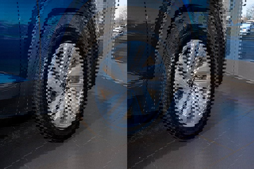 Used 2023 Volkswagen Atlas Cross Sport SE image 6