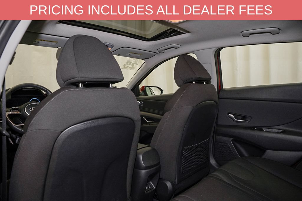 Used 2025 Hyundai Elantra SEL FWD image 9