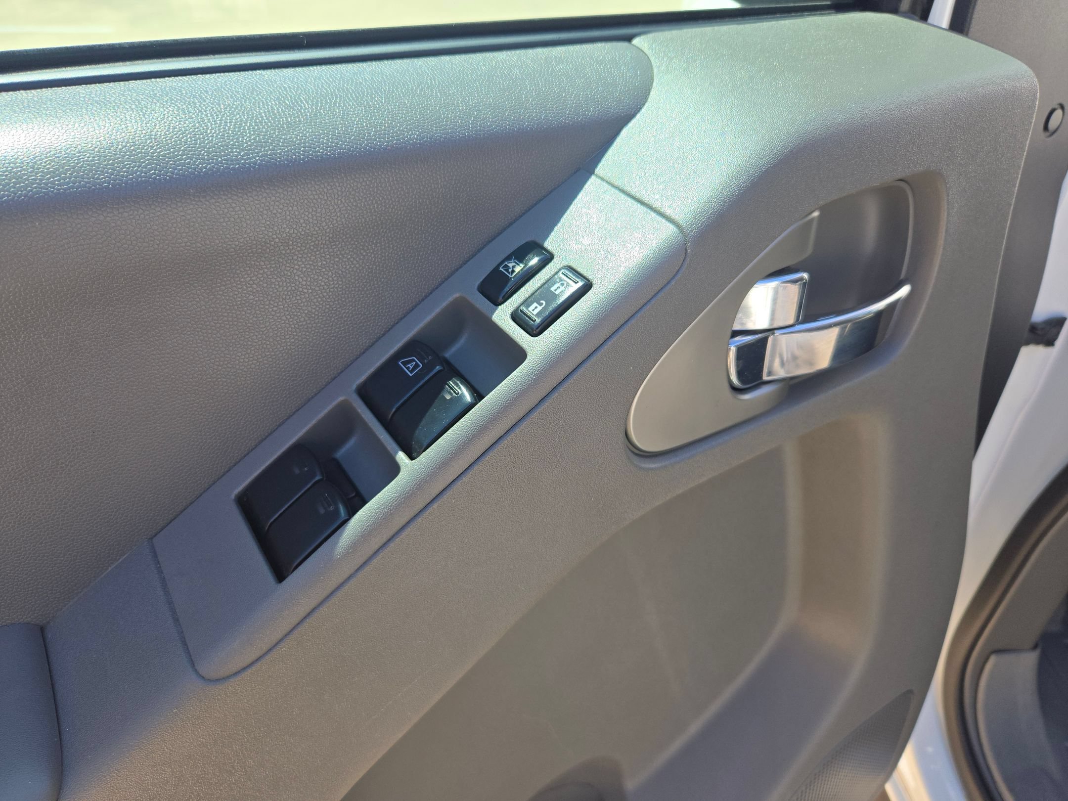 Used 2021 Nissan Frontier SV w/ Midnight Edition Floor Mats RWD image 12