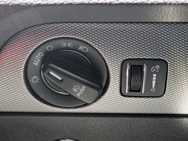 Used 2020 Dodge Durango R/T w/ Technology Group RWD image 27