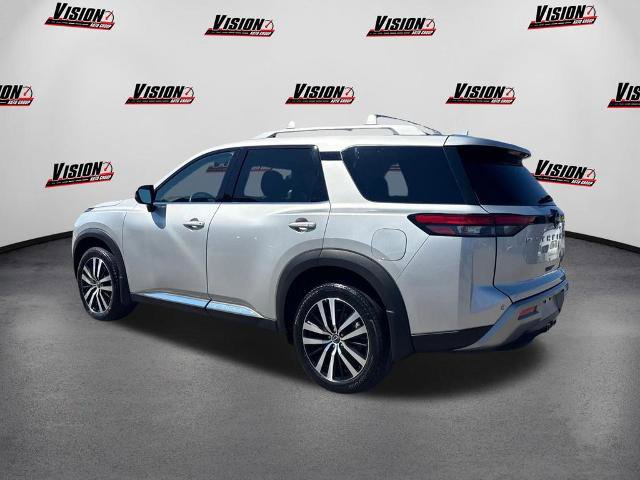 Certified 2024 Nissan Pathfinder Platinum w/ Cargo Package AWD/4WD image 7