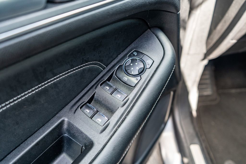 Used 2024 Ford Edge Titanium image 17