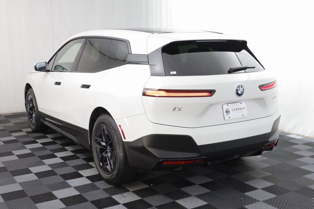 Used 2025 BMW iX xDrive50 image 16